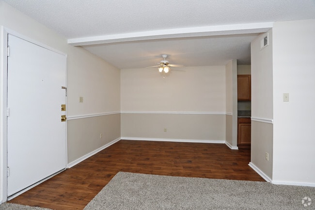 Interior Photo - Sawbranch Apartments