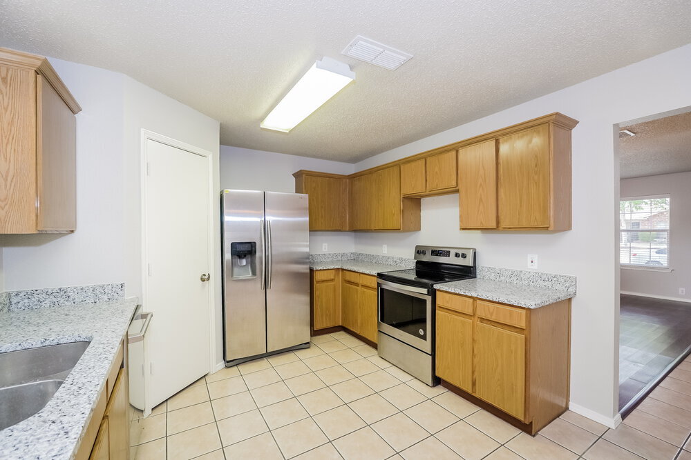 Building Photo - 1028 Springcreek Dr