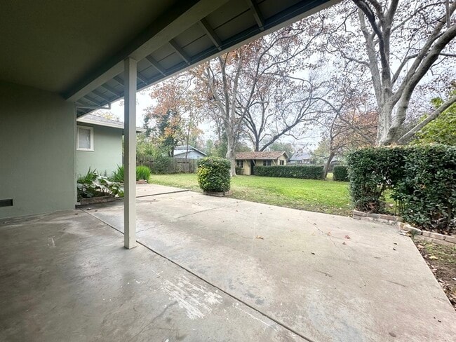 Building Photo - Updated 3 Bedroom 1.5 Bathroom Home in Desirable Arden Park!