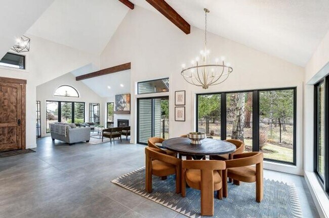 Building Photo - Beautiful Remodeled Home on Acreage!