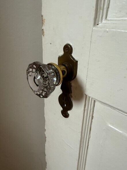 Beautiful old hardware and lovely historic character - 862 Main St