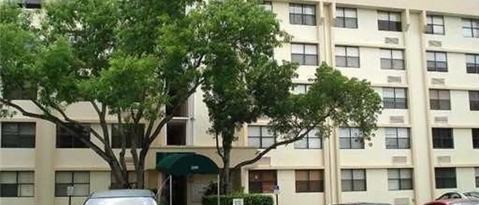 Building Photo - 2401 Riverside Dr