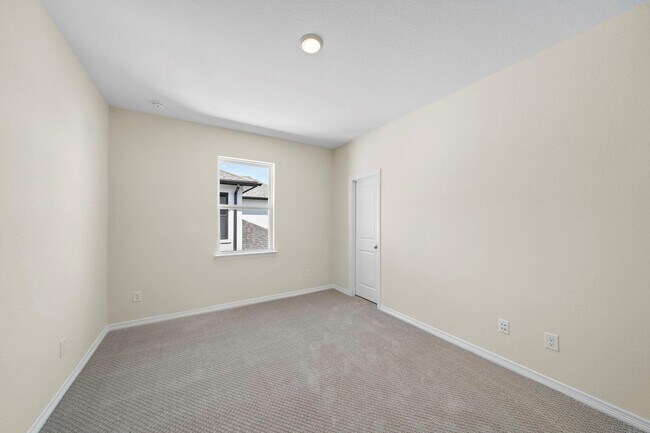 Building Photo - 9806 Oakwood Trl