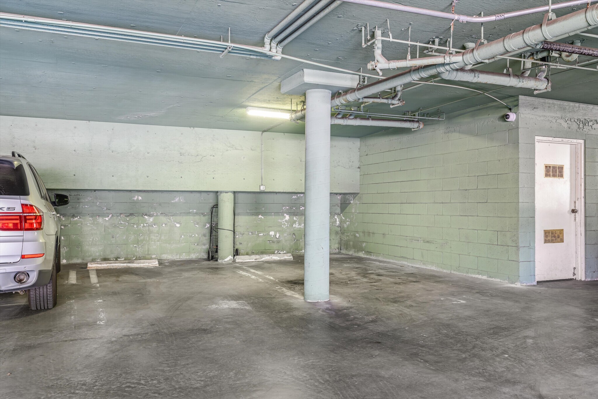 Building Photo - 1037 N Vista St