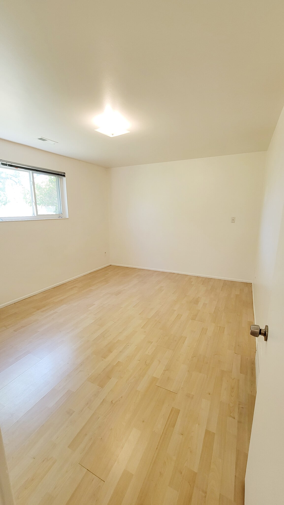Building Photo - 2085 E Browning Ave