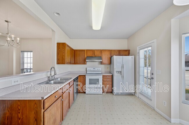 Building Photo - 2544 Jordan Ridge Dr