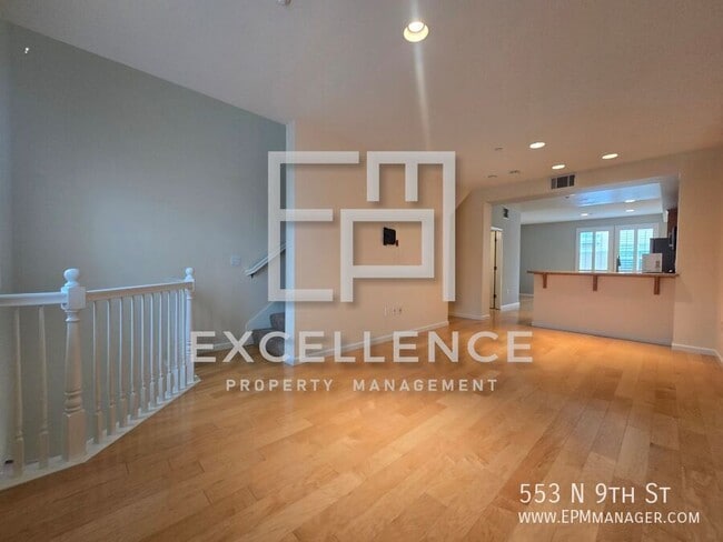 Building Photo - 553 N 9th St