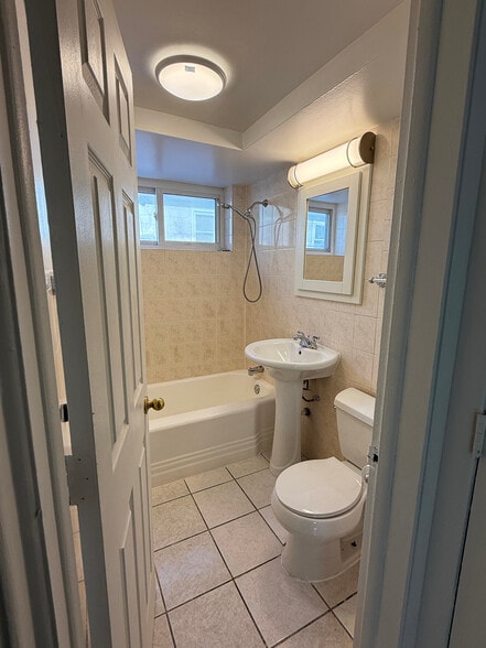 Building Photo - 40 Harrison St