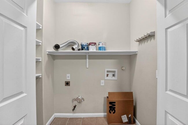 Building Photo - 5625 Signal Point
