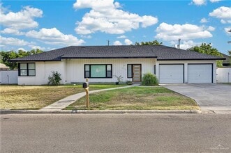 Building Photo - 216 W Enfield Rd
