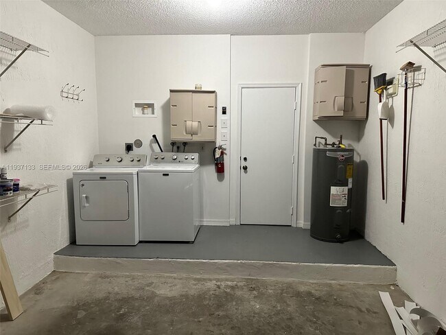 Building Photo - 3920 San Simeon Ln