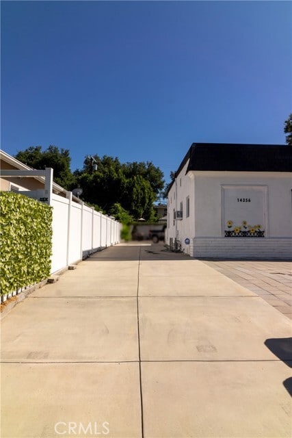 Building Photo - 14356 Greenleaf St
