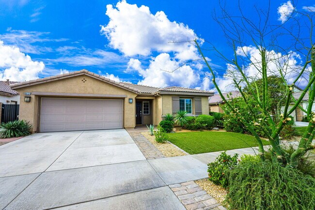 Building Photo - 84131 Azzura Way