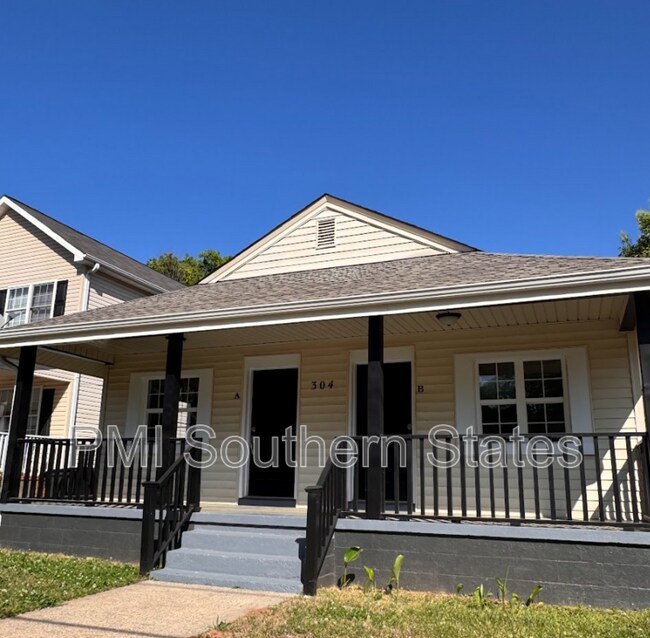 Building Photo - 304 N Leach St