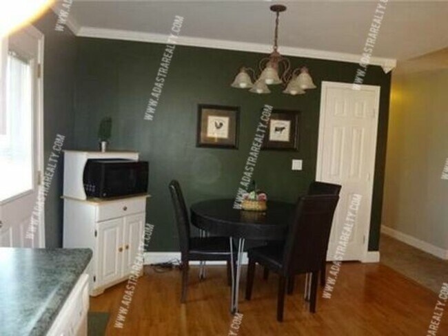 Building Photo - Beautiful Olathe Home-Coming SOON!!