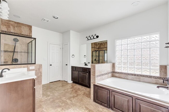 Building Photo - 630 Carriage View Ln