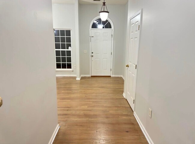 Building Photo - 209 Highgate Cir