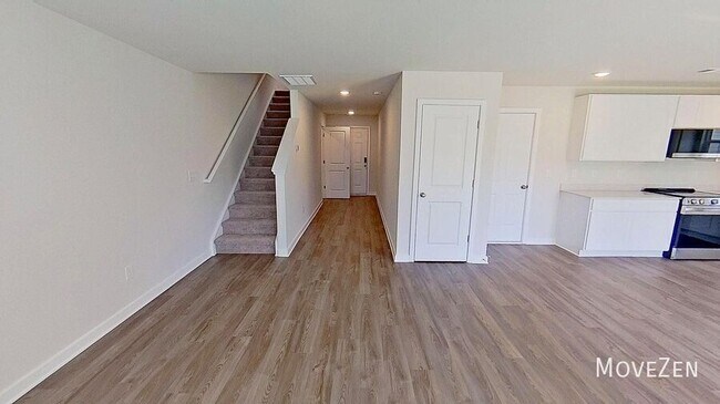 Building Photo - 161 Davis Dr