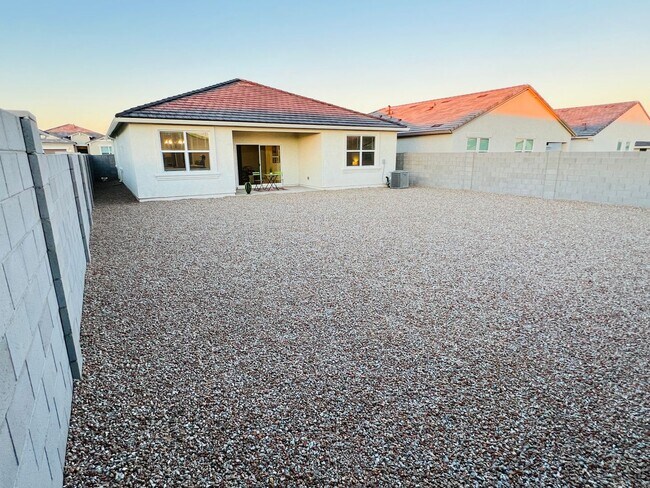 Building Photo - 1131 W Chimes Tower Dr