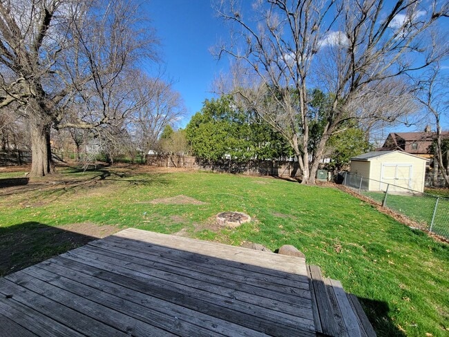 Building Photo - 3 Bed 2 Bath House