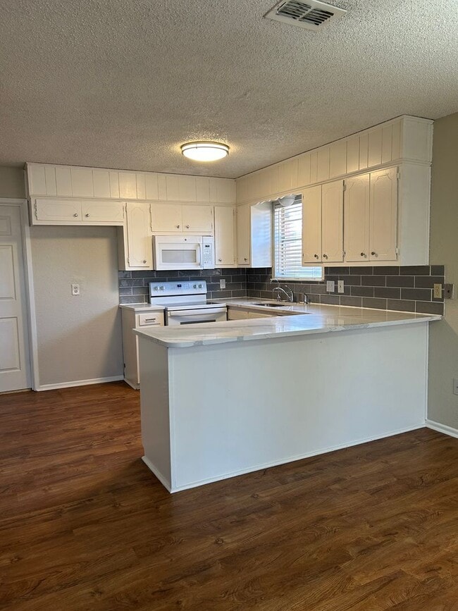 Building Photo - Beautiful Home on a Corner Lot