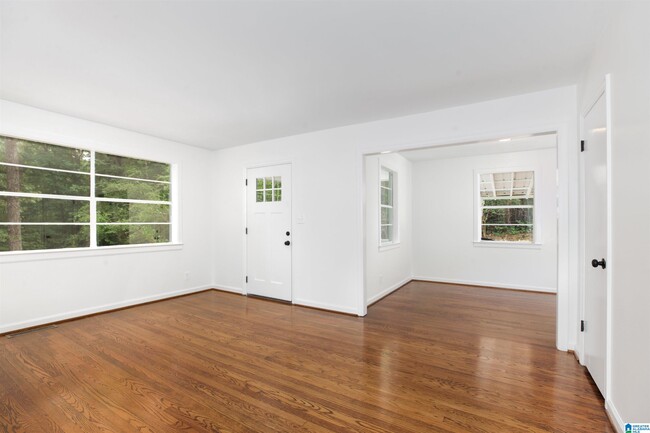 Building Photo - 724 Rose Dr