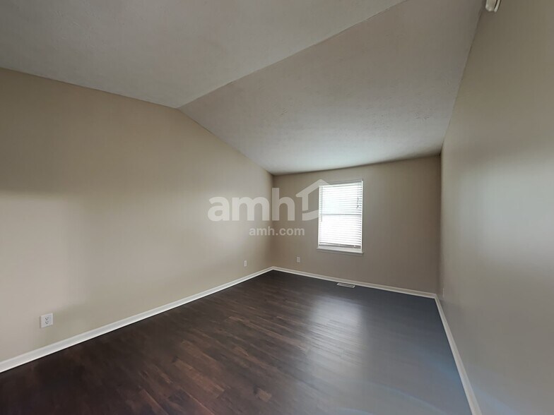 Building Photo - 136 Brooks Bnd