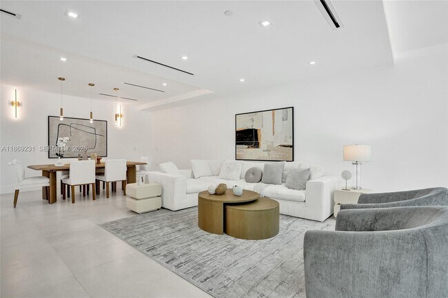 Building Photo - 1825 NE 26th Ave