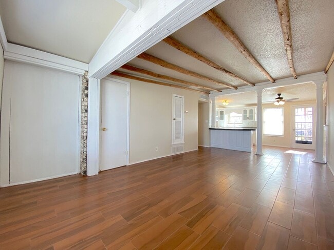 Building Photo - West El Paso 4 bed refrig A/C Home
