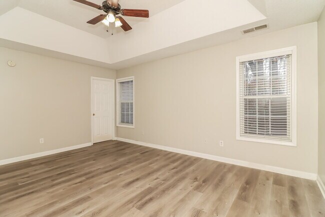 Building Photo - 3862 St George Terrace SW