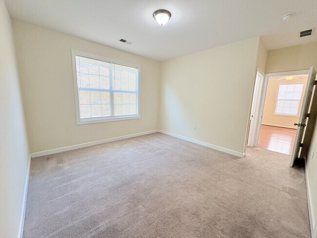 Building Photo - 62 Windgate Cir