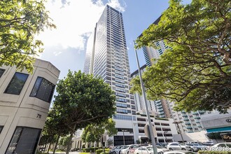 Building Photo - 1BR/1BA/1 parking in Royal Capitol Plaza.