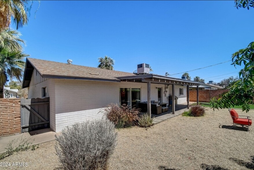 Building Photo - 1015 E Concorda Dr