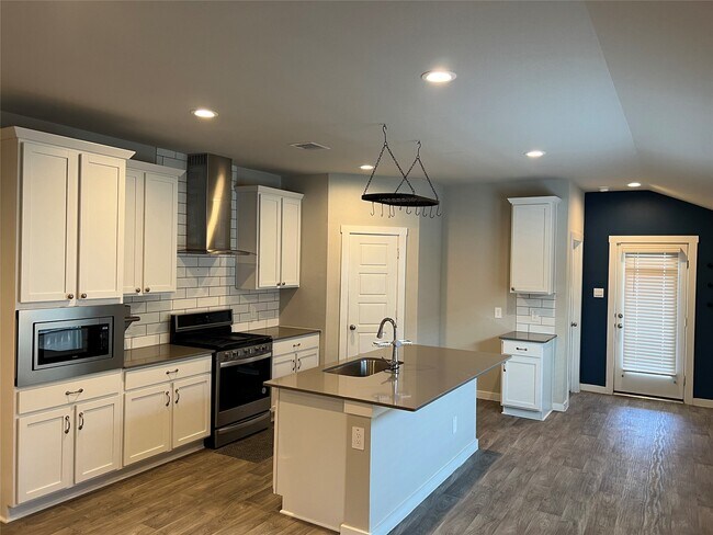 Building Photo - 12711 Sydenham Hl Ln