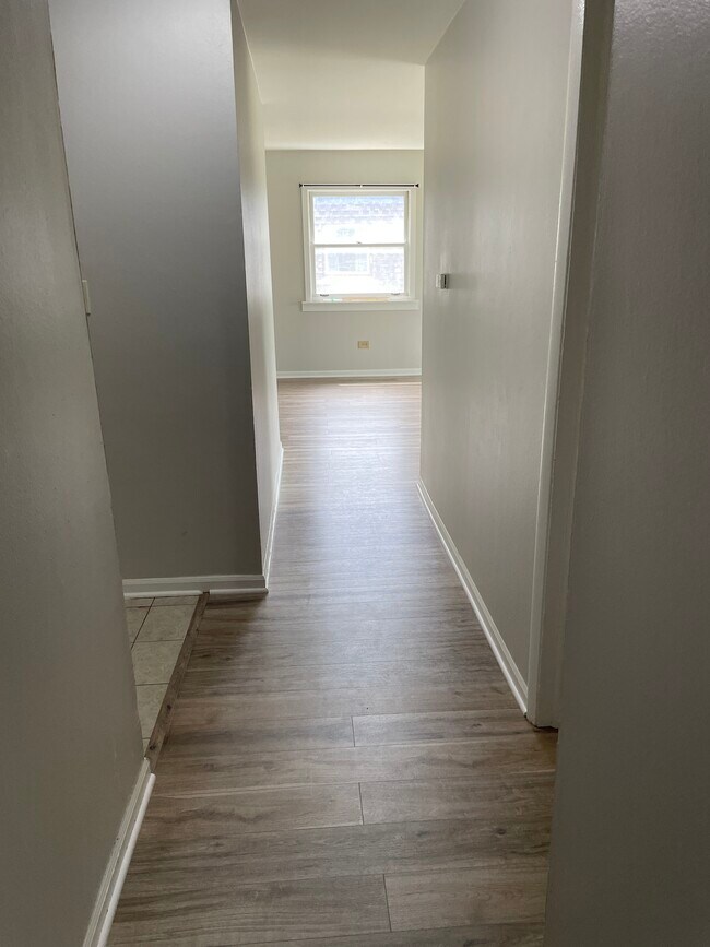 Building Photo - 870 Trace Dr