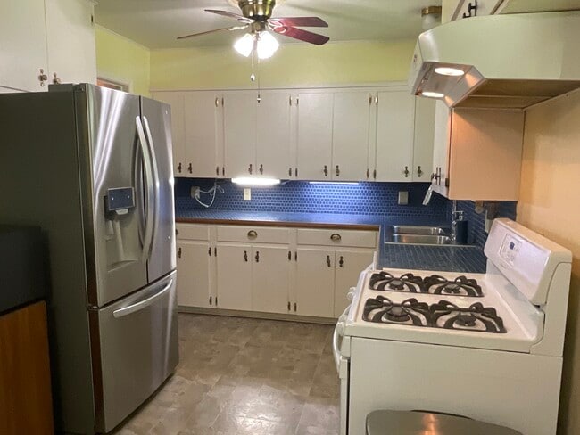 kitchen - 510 Wilmuth St