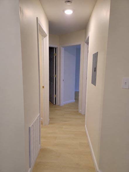 Building Photo - 27 Lear Ct