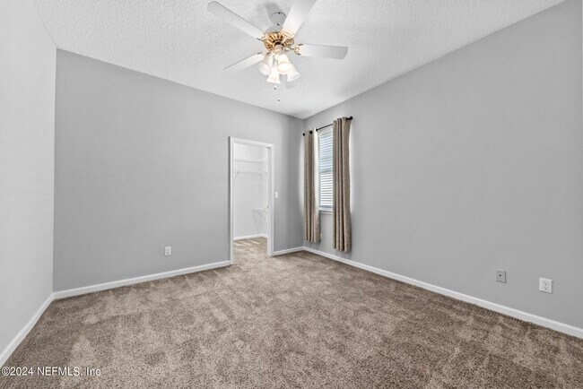 Building Photo - 7851 Heather Lake Ct E