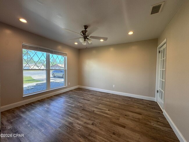 Building Photo - 607 Plantation Ct