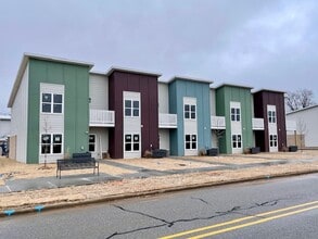 Building Photo - 3410 Glen Rd