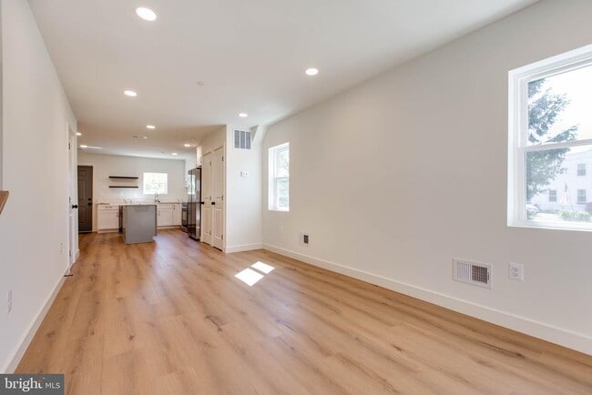 Building Photo - 118 Winters Ln