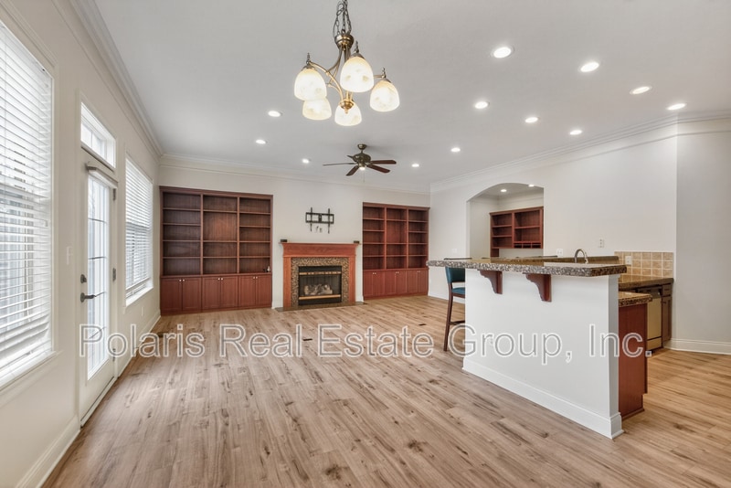 Building Photo - 108 Manchester Dr