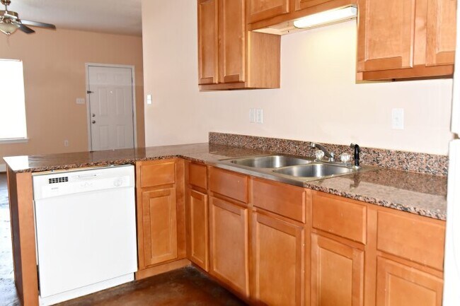 Building Photo - New Orleans Ave