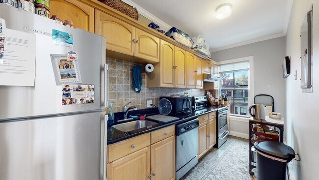 Building Photo - 143 W Canton St