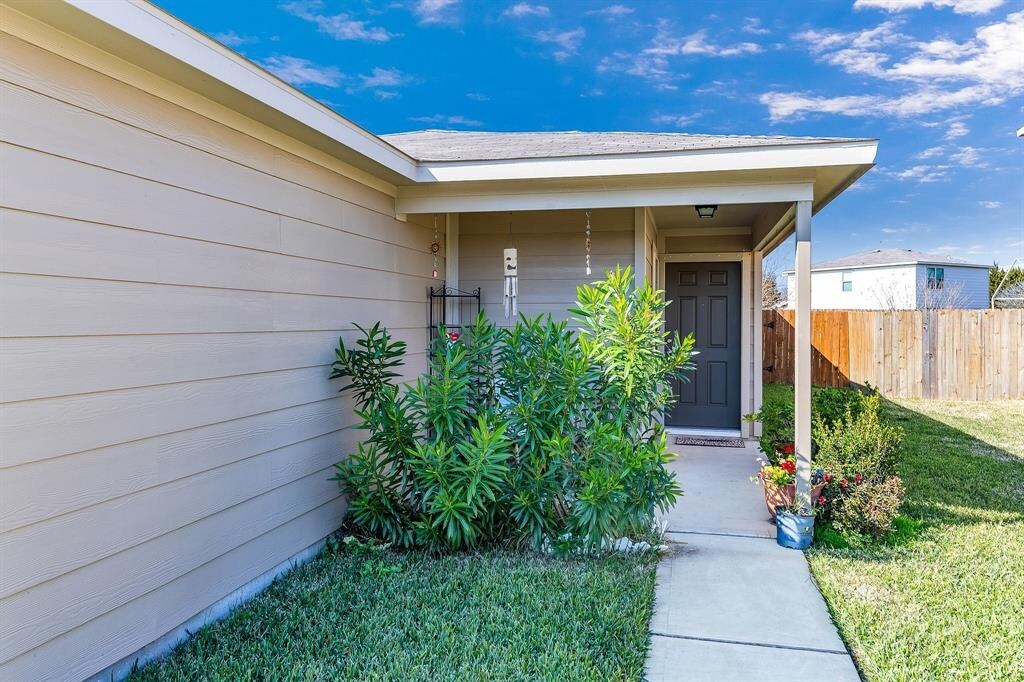 Building Photo - 1617 Perennial Ln