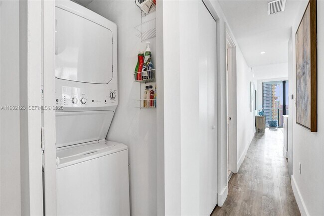 Building Photo - 1300 S Miami Ave