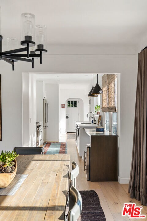 Building Photo - 502 N Sweetzer Ave