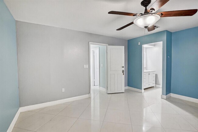 Building Photo - 9430 SW 49th St