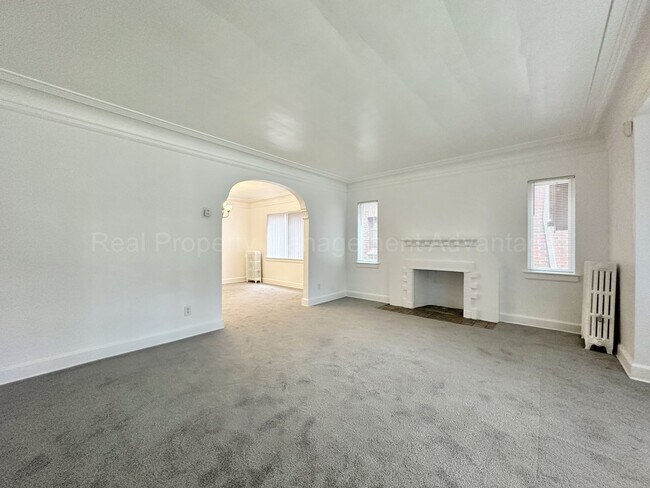 Building Photo - 17512 Roselawn St