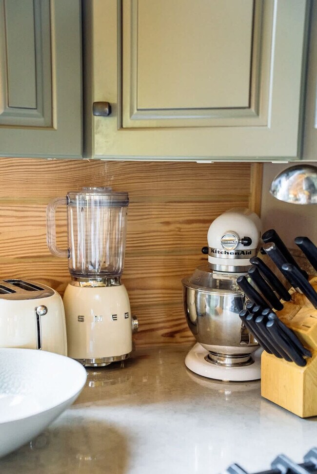 Building Photo - 7223 Ferry Rd